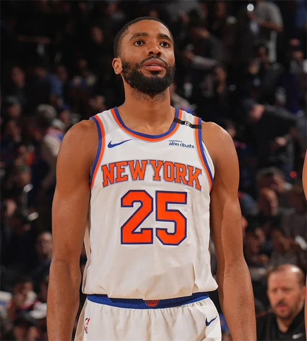 Mens New York Knicks #25 Mikal Bridges Nike White Association Edition Swingman Jersey
