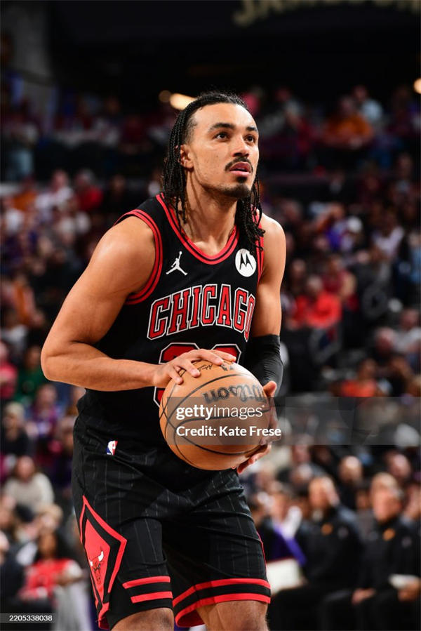 Mens Chicago Bulls #30 Tre Jones Black Statement Edition Swingman Jersey